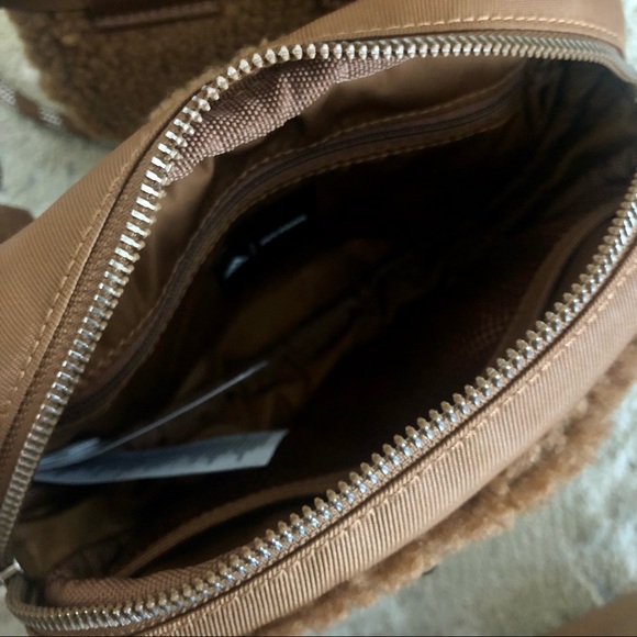 NWT ADIDAS ORIGINALS Beyonc Ivy Park Sherpa Belt Bag HA6688 - Picture 14 of 15